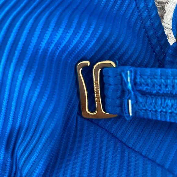 NWT Hollister Bikini Top - Size Small - Picture 4 of 5